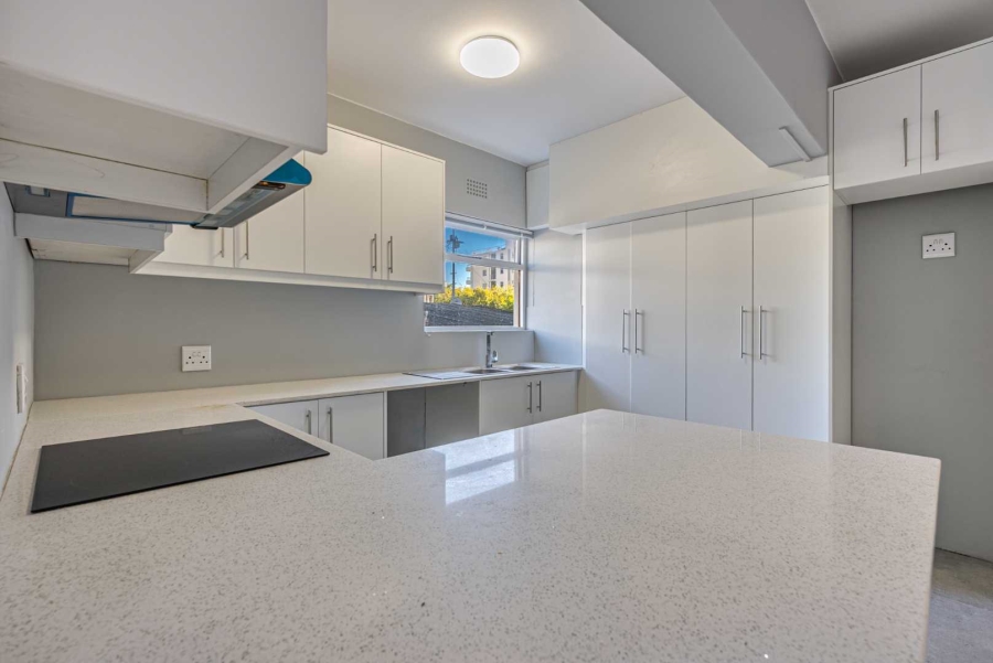 1 Bedroom Property for Sale in Sea Point Western Cape